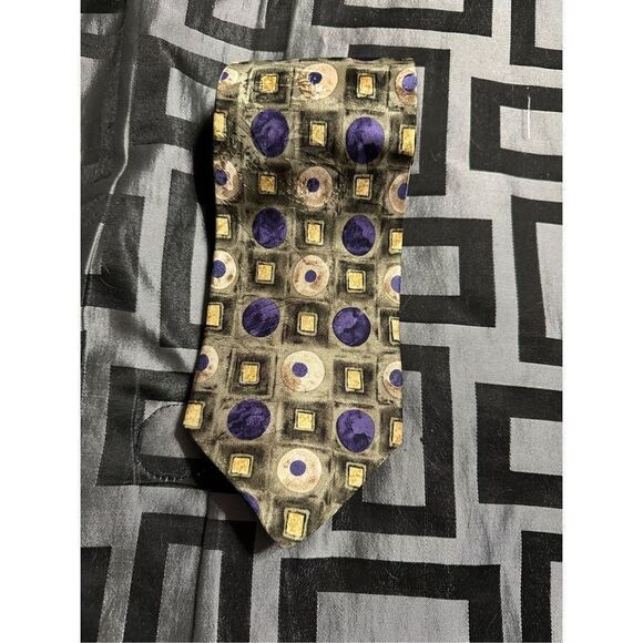 Irvine Park Olive/Blue/Creame Square & Circles detailing neck Tie‬ 100% Silk Gre - Picture 8 of 8